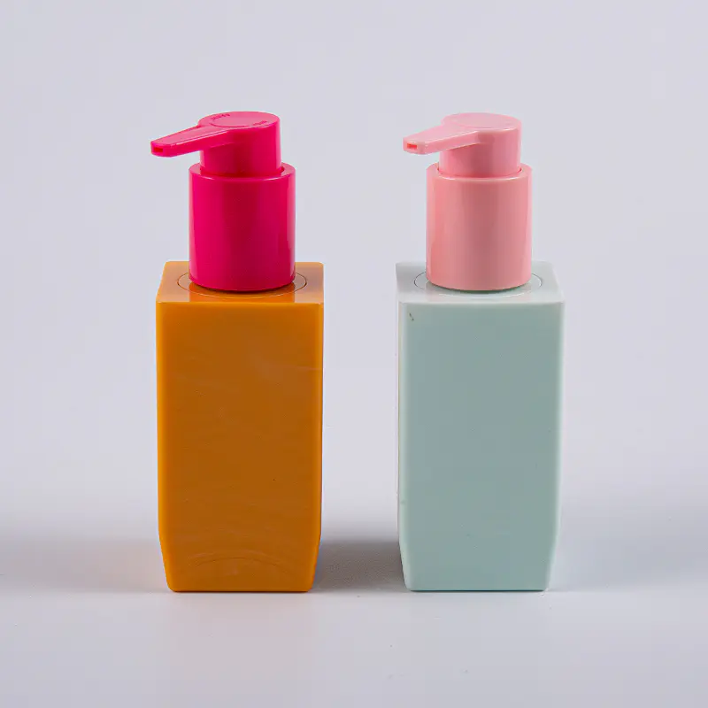 Botella gruesa múltiple de la loción de la pared de la forma 50ml PETG del cuadrado de la opción del color con la bomba plástica 