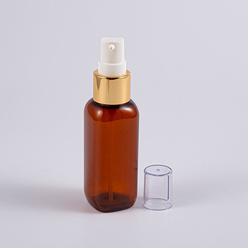 Botella de forma cuadrada Petg de 50 ml de uso itinerante con bomba Botella de forma cuadrada Petg de 50 ml de uso itinerante con bomba