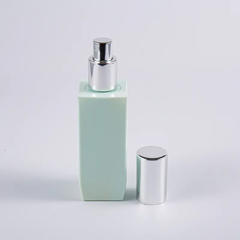 Botella gruesa de la loción de la pared de la forma 100ml PETG del cuadrado de la opción del color múltiple con el casquillo de aluminio de la bomba 