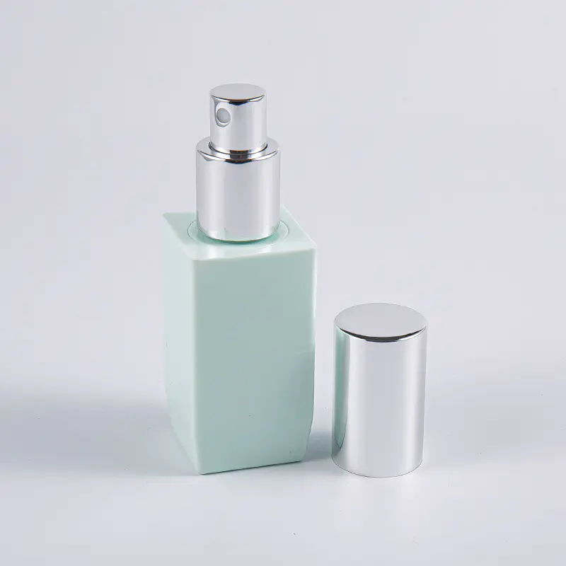 Botella gruesa múltiple de la loción de la pared de la forma 50ml PETG del cuadrado de la opción del color con el casquillo de aluminio de la bomba 