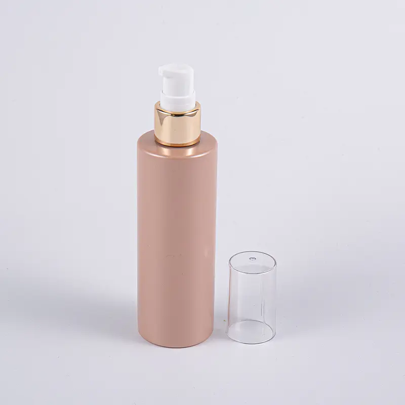 Los cosméticos utilizan una botella de plástico PET de 120 ml con bomba pulverizadora